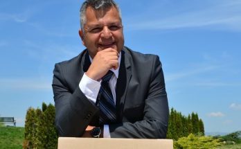 interview Carlos mena